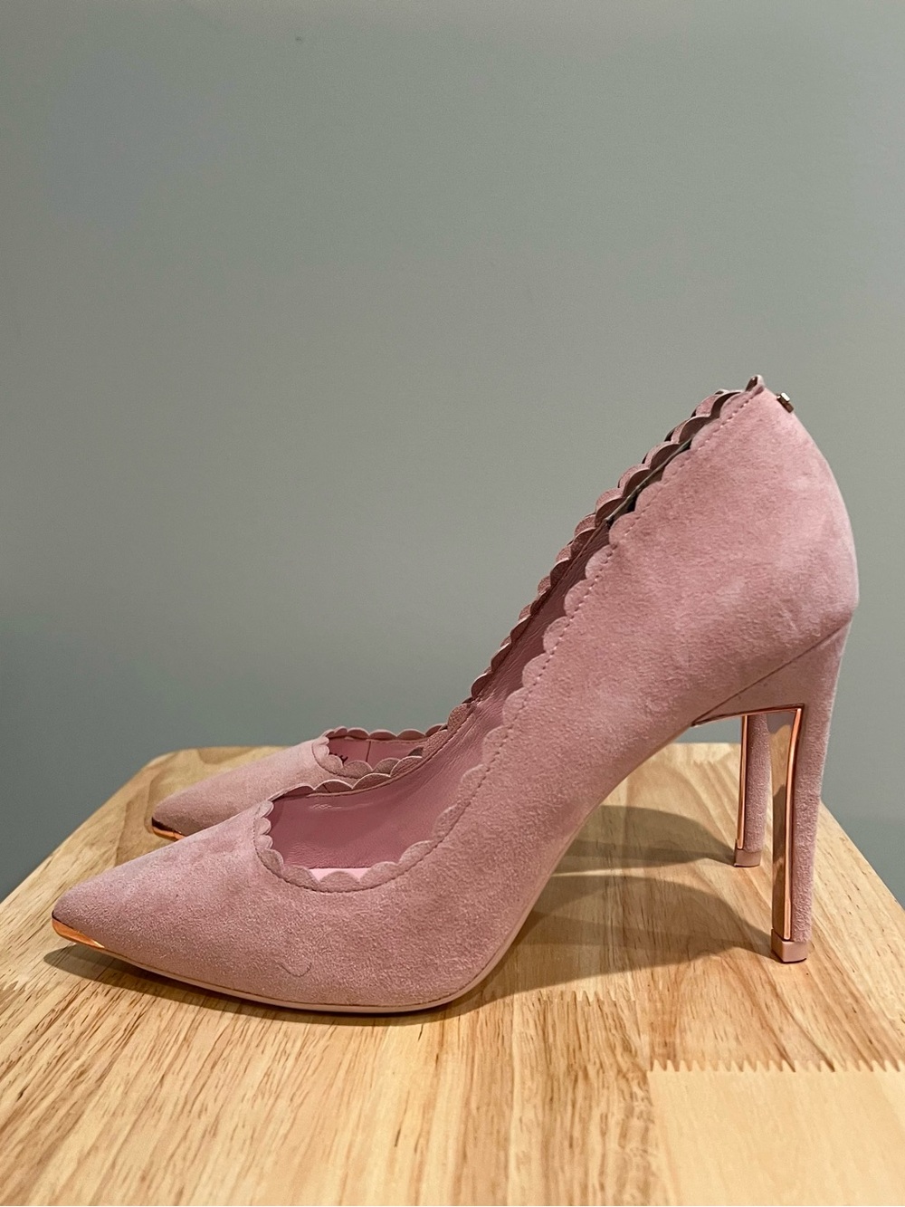 Ted Baker Blush Pink Scalloped Suede Pointed Heels